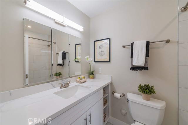 Detail Gallery Image 4 of 30 For 14 Gumwood, Irvine,  CA 92612 - 2 Beds | 2 Baths