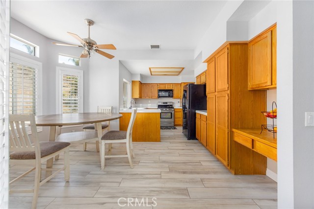 Detail Gallery Image 9 of 45 For 22892 22892 Sheffield Court, Wildomar,  CA 92595 - 4 Beds | 3 Baths