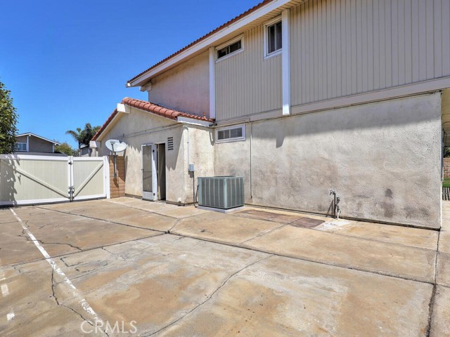Detail Gallery Image 48 of 54 For 18022 Dellglen Cir, Huntington Beach,  CA 92647 - 4 Beds | 3 Baths