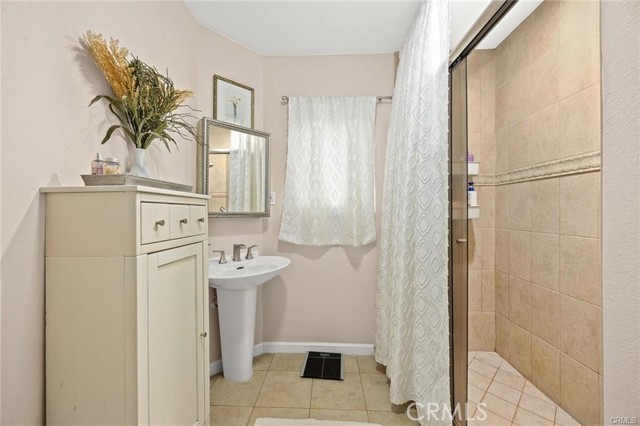Detail Gallery Image 11 of 16 For 2020 Canada Bld, Glendale,  CA 91208 - 4 Beds | 3 Baths