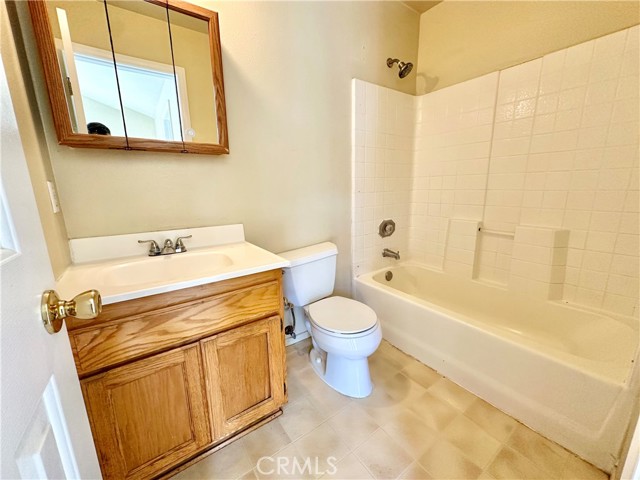 Detail Gallery Image 12 of 22 For 731 W 5th St, Long Beach,  CA 90802 - 3 Beds | 2/1 Baths