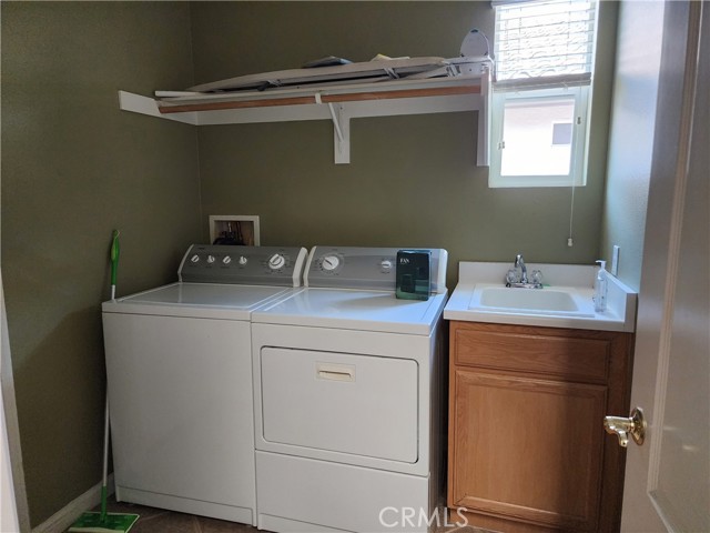 9153 Wooded Hill, Corona CA: https://media.crmls.org/medias/03acd2c1-f45e-42ac-8074-d3c3cc359160.jpg