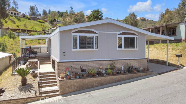 24425 Woolsey Canyon Road, West Hills CA: https://media.crmls.org/medias/03adf7ce-59ec-42b7-bdd5-efca68a0fec8.jpg
