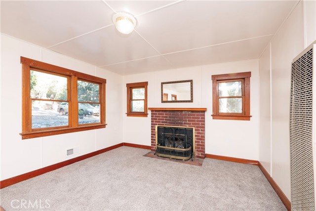 Detail Gallery Image 13 of 46 For 968 Ca-189, Twin Peaks,  CA 92391 - 3 Beds | 1/1 Baths
