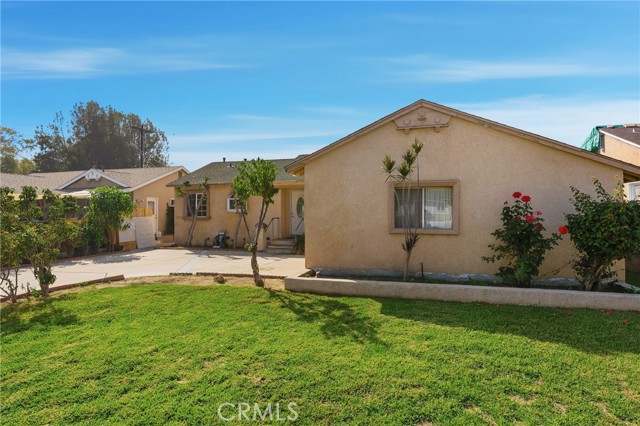 665 Hennipen, Pomona CA: https://media.crmls.org/medias/03af4539-f35f-492d-a175-0893419ad6d7.jpg