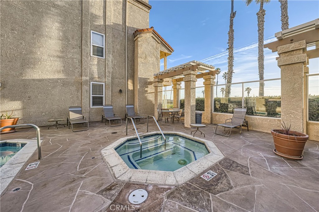 03af46cb 0c76 4edf A910 D02d3c7fa75d