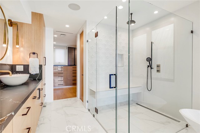 Detail Gallery Image 34 of 61 For 221 Heliotrope Ave, Corona Del Mar,  CA 92625 - 4 Beds | 5/1 Baths