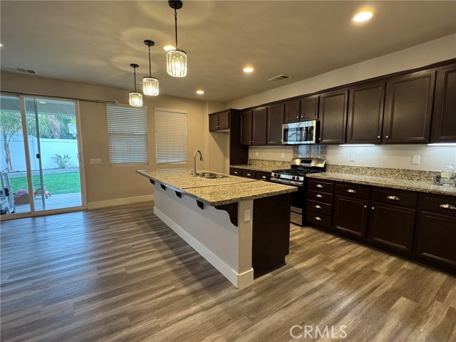 Detail Gallery Image 11 of 26 For 29306 Prestwick, Lake Elsinore,  CA 92530 - 3 Beds | 2/1 Baths