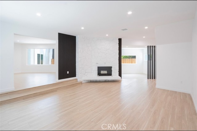 Front Image Thumbnail for CRSR25250676