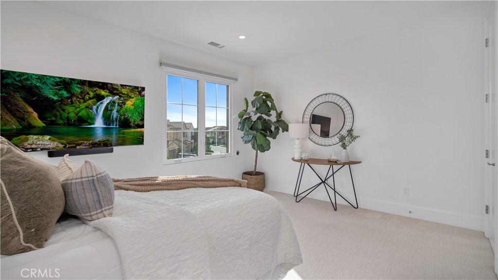 MLS #OC25256306 image #32