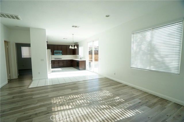 Detail Gallery Image 18 of 66 For 14001 Jockey Ln, Victorville,  CA 92394 - 4 Beds | 3 Baths