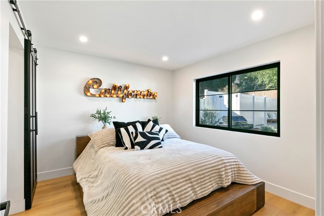 Detail Gallery Image 72 of 75 For 22269 Avenue San Luis, Woodland Hills,  CA 91364 - 5 Beds | 5/1 Baths