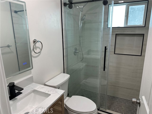 Detail Gallery Image 10 of 14 For 2161 Myrtle Ave a,  Long Beach,  CA 90806 - 2 Beds | 2 Baths