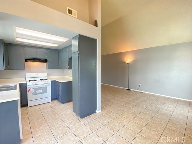 Detail Gallery Image 6 of 19 For 14515 Woodland Dr #15,  Fontana,  CA 92337 - 2 Beds | 1 Baths