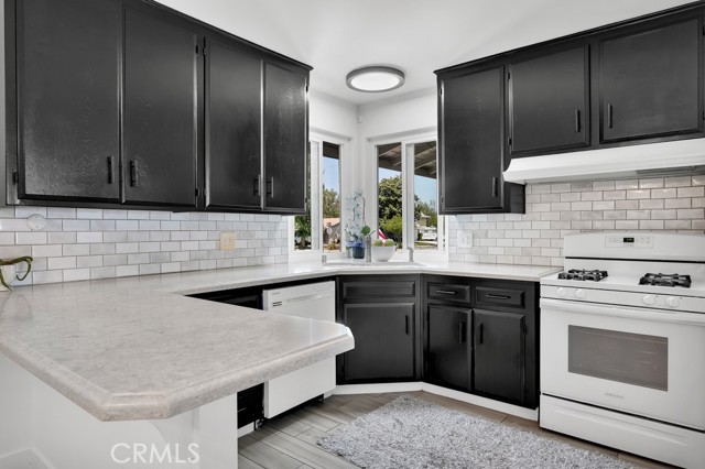 2894 Helm Street, Simi Valley CA: https://media.crmls.org/medias/03b3e4d4-bdec-4d66-8e1d-494c363e6269.jpg