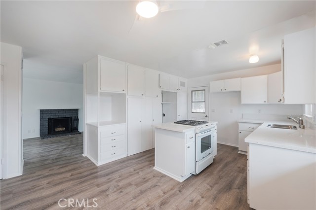 Detail Gallery Image 8 of 27 For 5201 Skylark, Huntington Beach,  CA 92649 - 3 Beds | 2 Baths