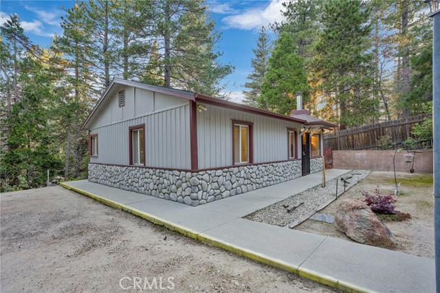 Detail Gallery Image 16 of 22 For 32159 Cove Cir, Running Springs,  CA 92382 - 2 Beds | 1 Baths