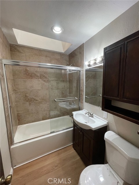 Detail Gallery Image 6 of 11 For 880 S Sherman Ave, Corona,  CA 92882 - 2 Beds | 1 Baths