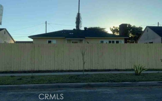 12208 Compton