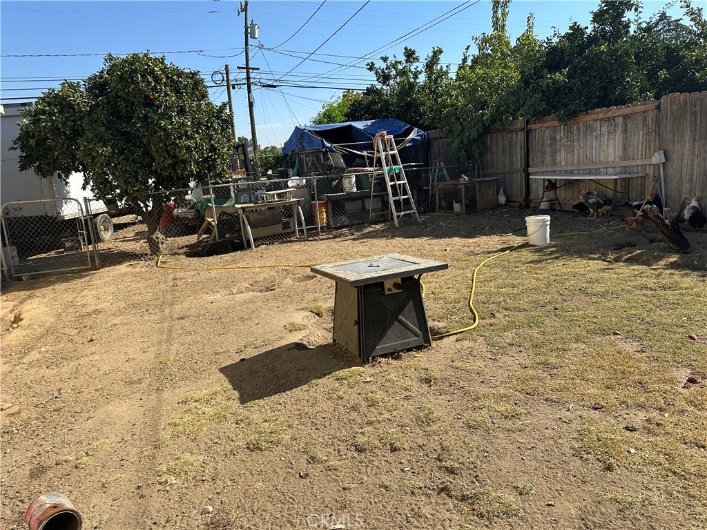 https://media.crmls.org/medias/03b56a05-c4a2-4e6f-b17f-989d15a1e088.jpg?preset=X-Large