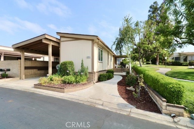 Detail Gallery Image 6 of 32 For 1251 Sky Lake Ave #330,  Brea,  CA 92821 - 2 Beds | 1/1 Baths
