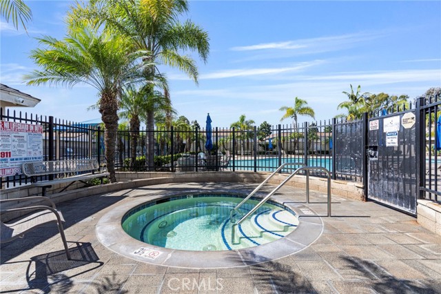 Detail Gallery Image 31 of 34 For 9831 Continental Dr., Huntington Beach,  CA 92646 - 2 Beds | 1/1 Baths