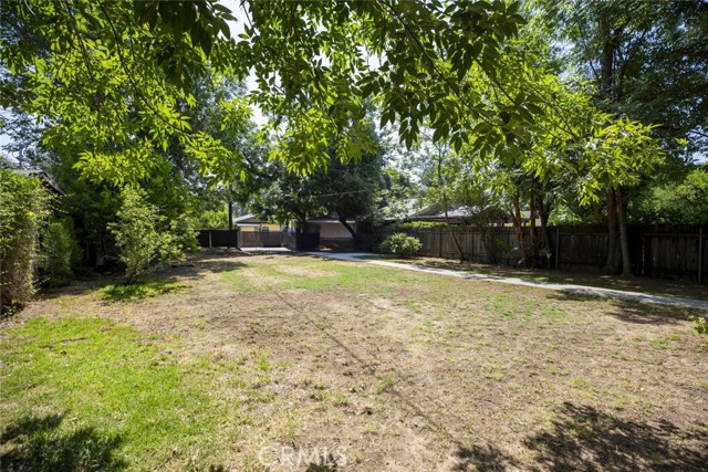 1010 N Madison Avenue, Pasadena CA: https://media.crmls.org/medias/03b8708d-59af-49c6-9c9e-c7261e83d6d0.jpg