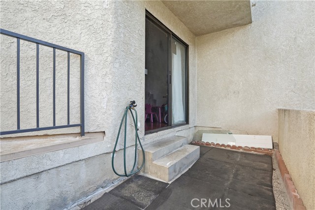 Detail Gallery Image 2 of 27 For 15045 Nordhoff St #112,  North Hills,  CA 91343 - 2 Beds | 3 Baths