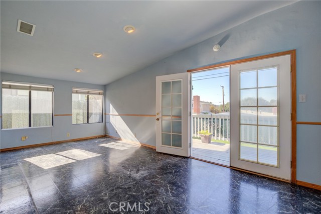 693 19th Street, Manhattan Beach, California 90266, 5 Bedrooms Bedrooms, ,1 BathroomBathrooms,Residential,Sold,19th,SB21194757