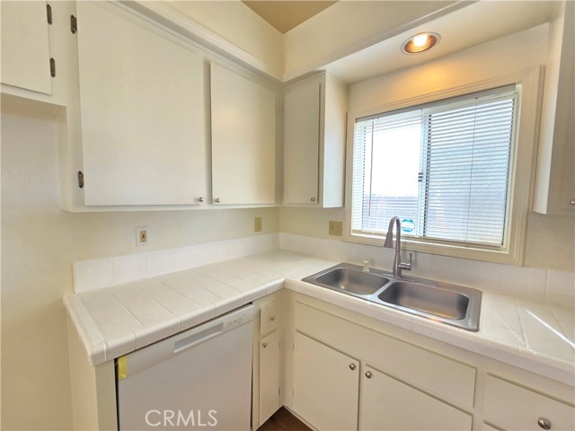 Detail Gallery Image 4 of 16 For 21411 Hacienda Bld #C,  California City,  CA 93505 - 2 Beds | 2 Baths