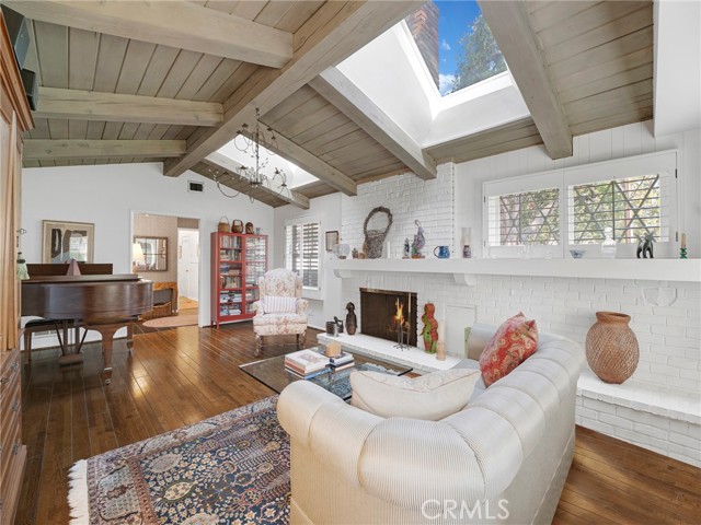 Detail Gallery Image 15 of 49 For 5053 Aldea Ave, Encino,  CA 91316 - 3 Beds | 2 Baths