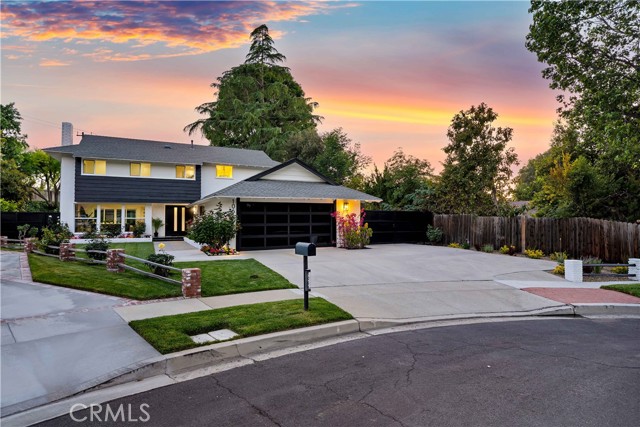Detail Gallery Image 2 of 39 For 1061 Colby Cir, Thousand Oaks,  CA 91362 - 4 Beds | 3 Baths