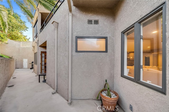 Detail Gallery Image 12 of 19 For 247 Calliope St, Laguna Beach,  CA 92651 - 3 Beds | 2 Baths