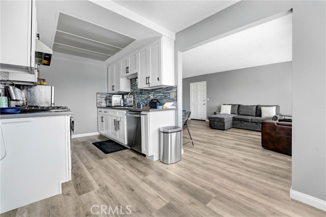 8020 Langdon Avenue, Van Nuys CA: https://media.crmls.org/medias/03bb185d-5108-459c-ad49-94fc91c20b23.jpg