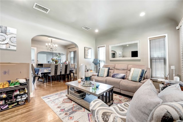 Detail Gallery Image 7 of 18 For 1982 Corson, Pasadena,  CA 91107 - 2 Beds | 1 Baths