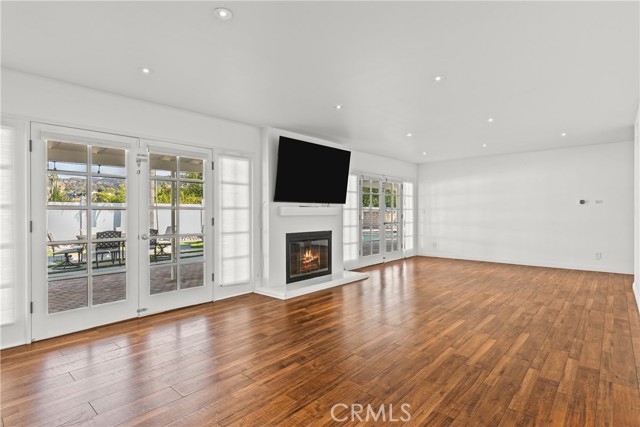 Detail Gallery Image 9 of 28 For 4506 El Abaca Pl, Tarzana,  CA 91356 - 4 Beds | 2/1 Baths