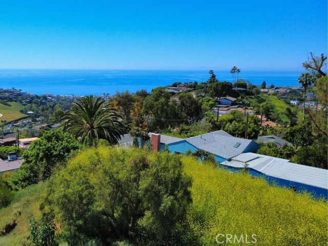 Detail Gallery Image 4 of 24 For 1550 Bluebird Canyon Dr, Laguna Beach,  CA 92651 - – Beds | – Baths