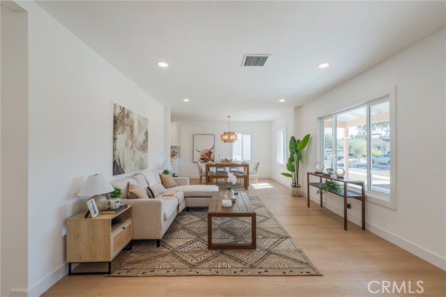 4224 Falcon Avenue, Long Beach CA: https://media.crmls.org/medias/03bcaf67-3338-440f-9895-ecb9c4fd043e.jpg