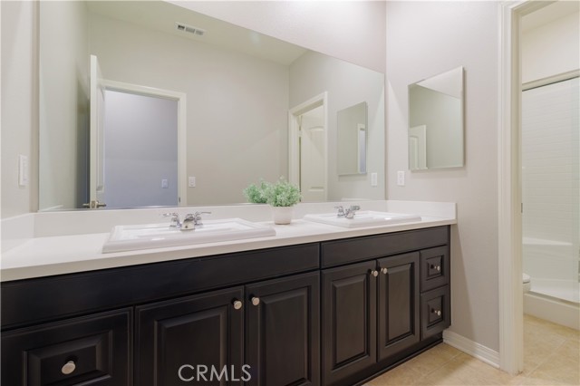 Detail Gallery Image 22 of 47 For 16034 Ulysses Ln, Fontana,  CA 92336 - 6 Beds | 4/1 Baths