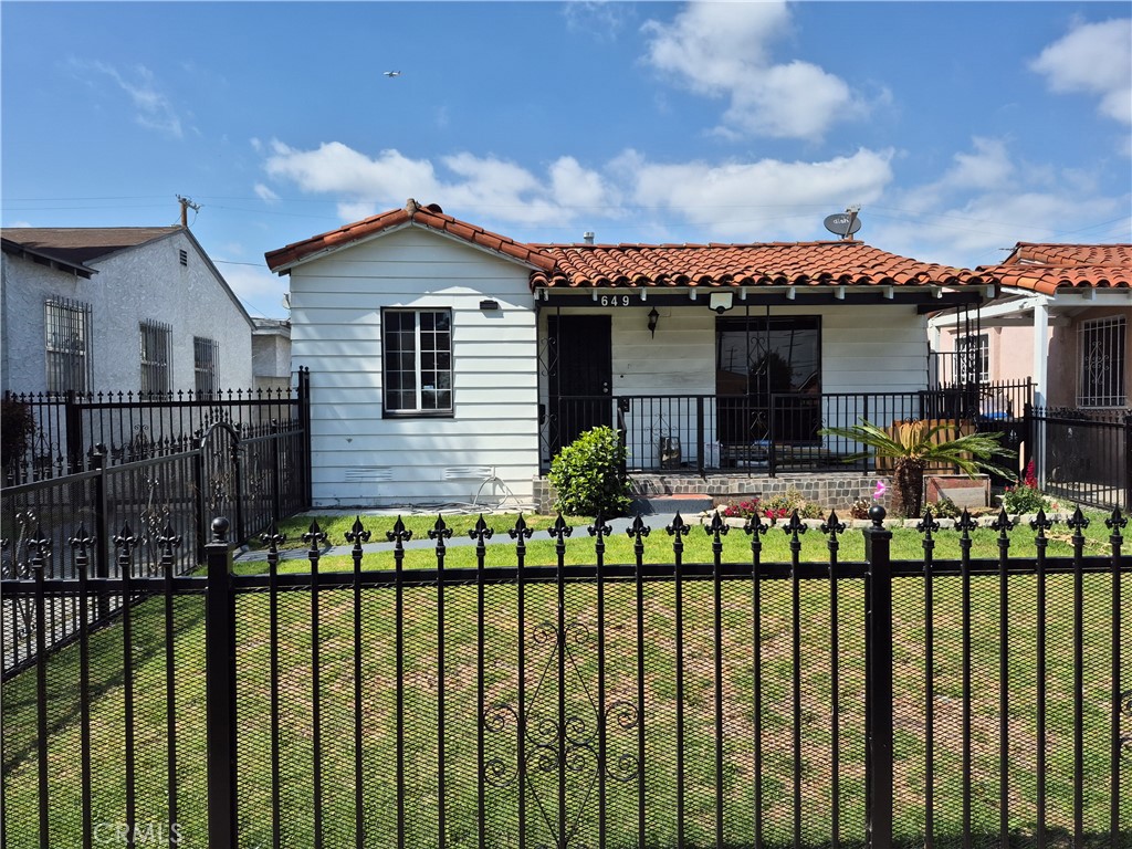 649 E 94th Street