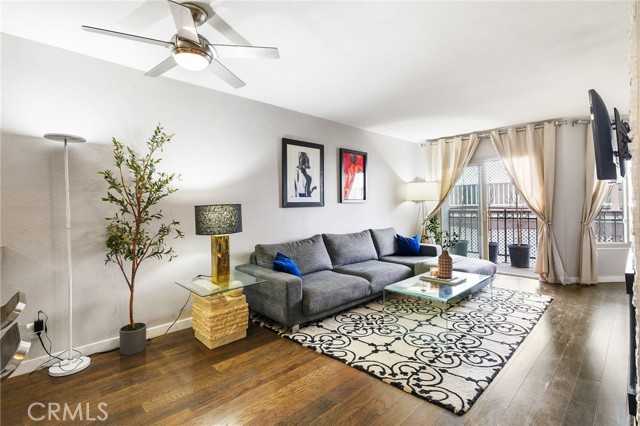 Detail Gallery Image 6 of 40 For 141 S Clark Dr #326,  West Hollywood,  CA 90048 - 1 Beds | 1 Baths