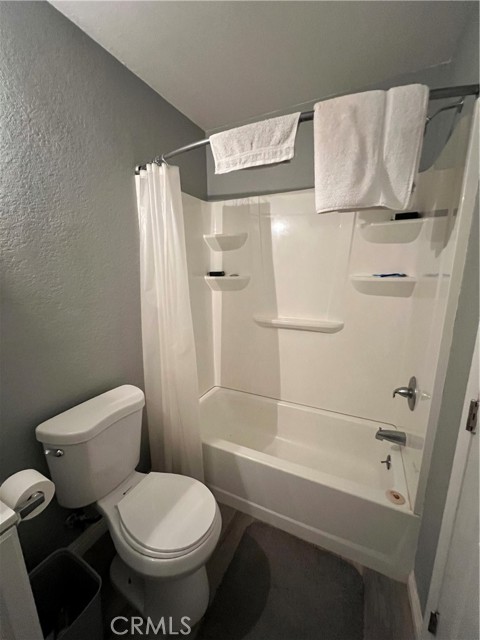 Detail Gallery Image 8 of 14 For 21107 73rd St, California City,  CA 93505 - 3 Beds | 2 Baths