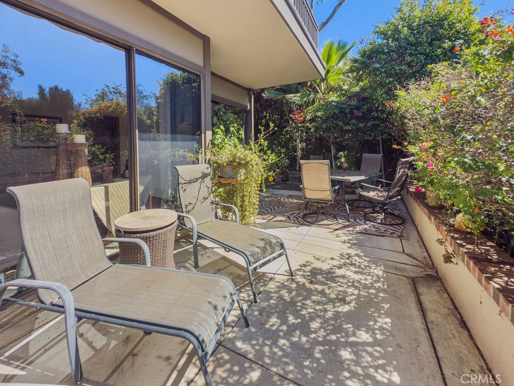 https://media.crmls.org/medias/03c055af-6c36-41c2-8c37-f2ef017cb1e1.jpg?preset=X-Large