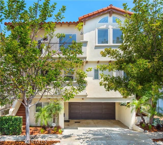 1075 7th Street, Hermosa Beach, California 90254, 3 Bedrooms Bedrooms, ,2 BathroomsBathrooms,Residential,Sold,7th,SB16117163