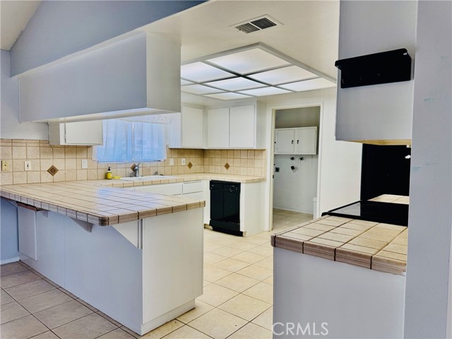 30041 Windward Drive, Canyon Lake CA: https://media.crmls.org/medias/03c103fc-af1e-4eb8-94ce-88fc1507cf23.jpg