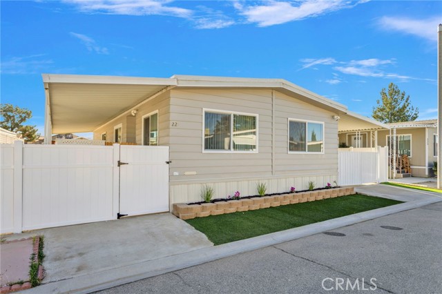 Detail Gallery Image 3 of 29 For 15252 Seneca Rd #221,  Victorville,  CA 92392 - 3 Beds | 2 Baths