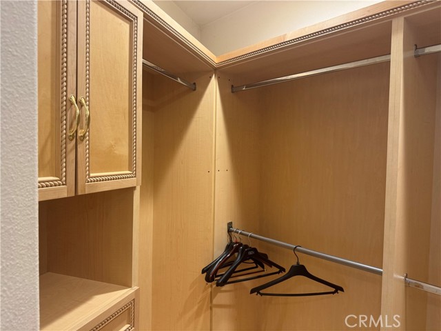 Detail Gallery Image 18 of 44 For 5092 Chimineas, Tarzana,  CA 91356 - 4 Beds | 2 Baths