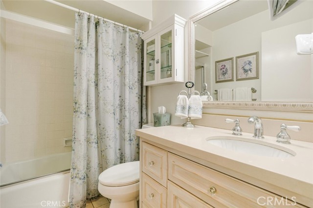 Detail Gallery Image 21 of 27 For 21820 Marylee St #222,  Woodland Hills,  CA 91367 - 3 Beds | 2/1 Baths