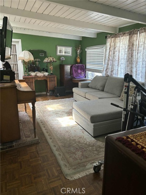 Detail Gallery Image 14 of 28 For 19937 Parthenia St, Northridge,  CA 91324 - 3 Beds | 2 Baths