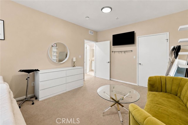 2 Bed Home for Sale in Van Nuys, California